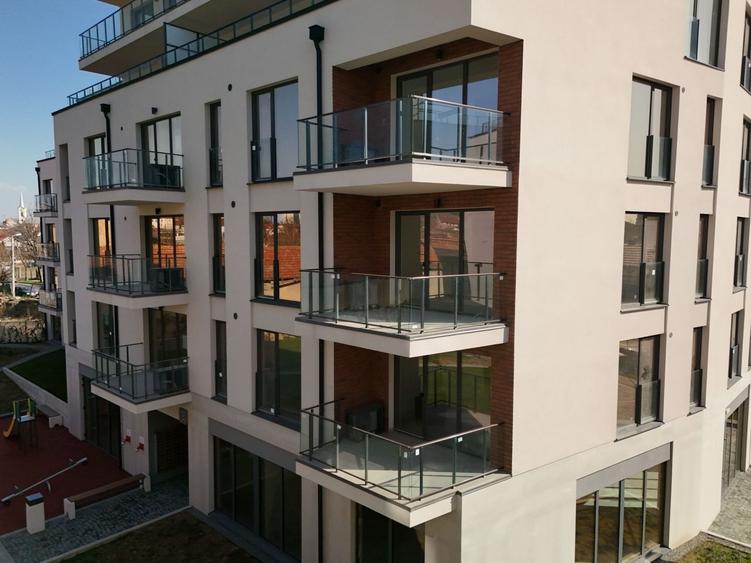 Apartament cu 2 camere semidecomandat în Cetății