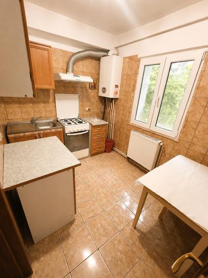 Apartament cu 3 camere decomandat, mobilat în Frumoasa