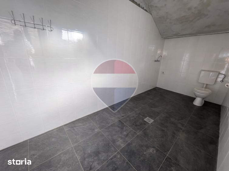 Spațiu comercial, de 240 mp, în Central