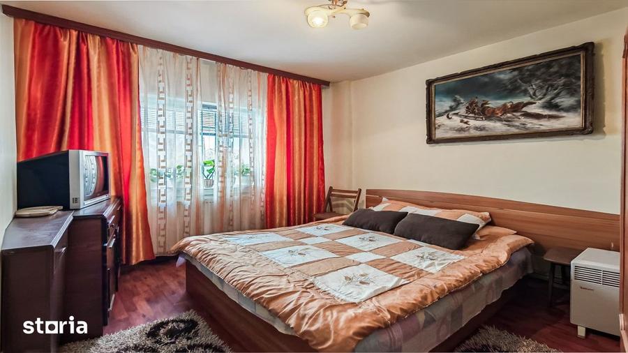 Apartament cu 3 camere decomandat în Sud