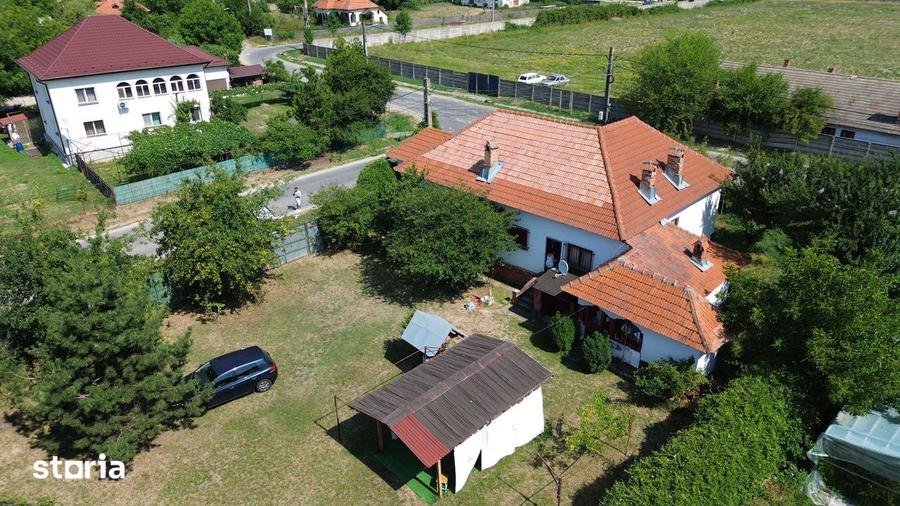 Casă cu Teren 1000 Mp în Stâlpeni