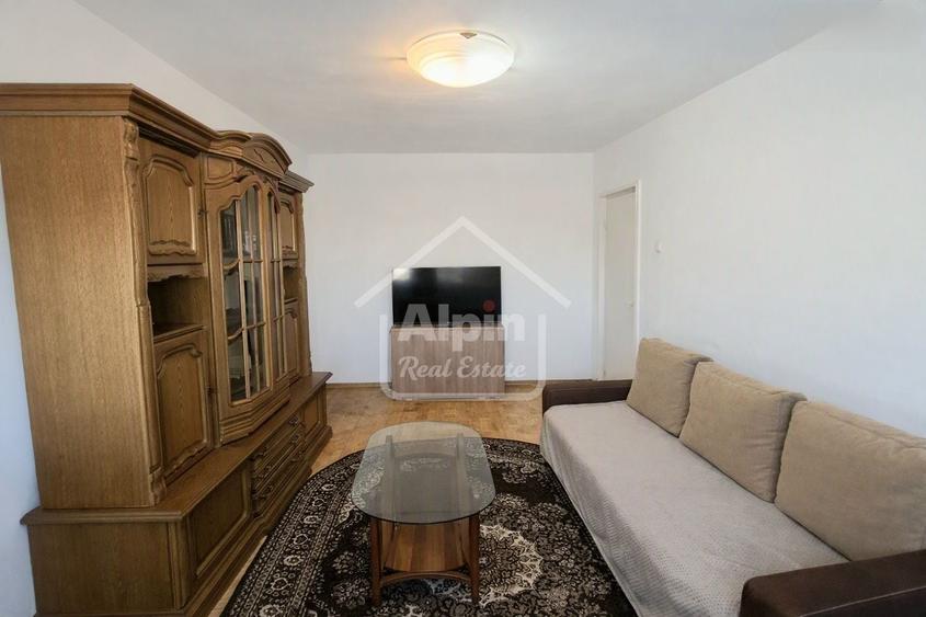 Apartament cu 3 camere decomandat în Astra