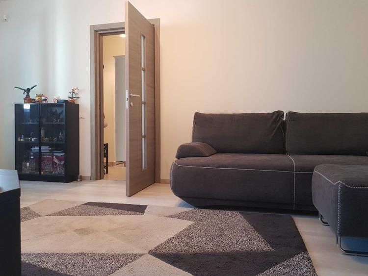 Apartament cu 2 camere semidecomandat în 1 Mai