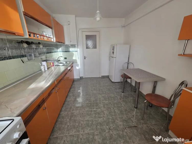 Apartament cu 2 camere decomandat în Sud