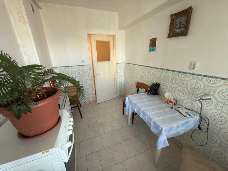 Apartment cu 3 camere, bloc 1981- ULTRACENTRAL - 8