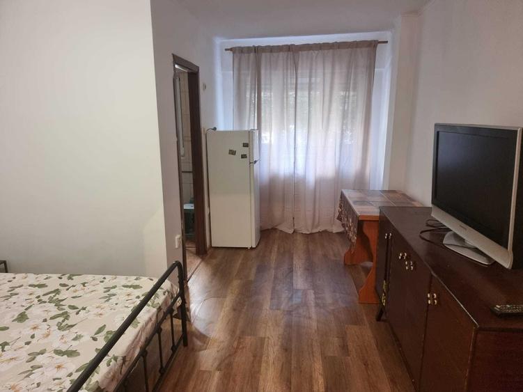 Garsonieră decomandată în Rahova
