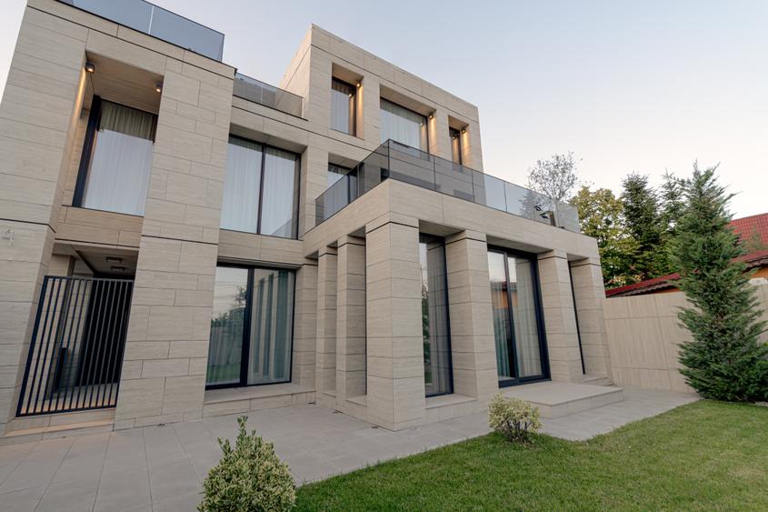 Casă individuală cu 6 camere cu Canalizare în Pipera