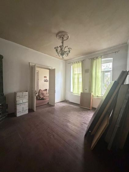 Casă cu 4 camere în Ultracentral