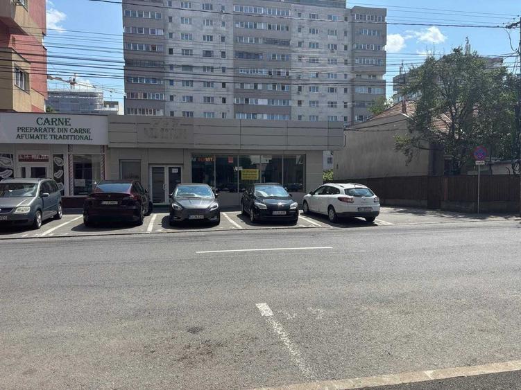 Spațiu comercial, de 76 mp, în Între Lacuri