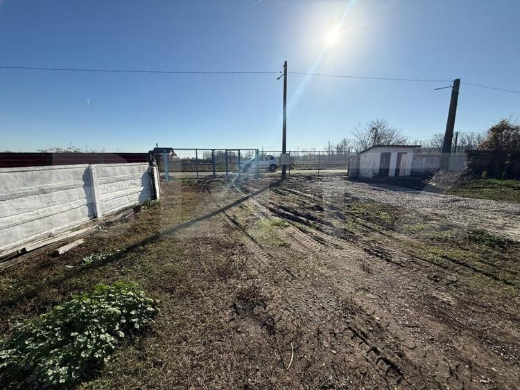 Spațiu industrial, de 700 mp, în Mănești