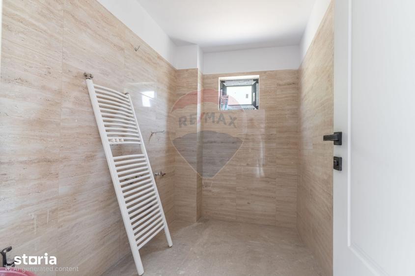 Casă cu 5 camere cu Teren 1000 Mp în Bârnova