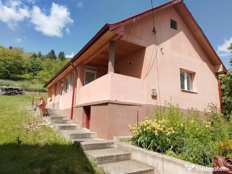 Casă cu 2 camere în Suceagu