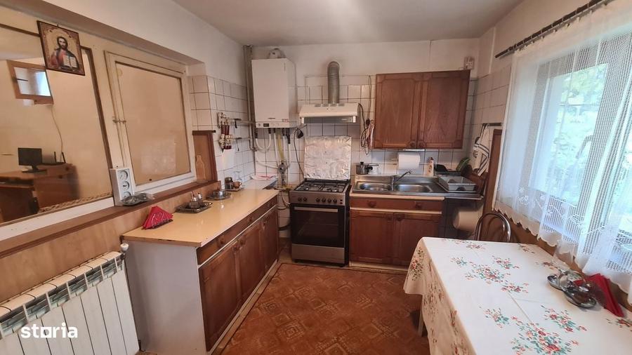 Casă cu 4 camere în Central