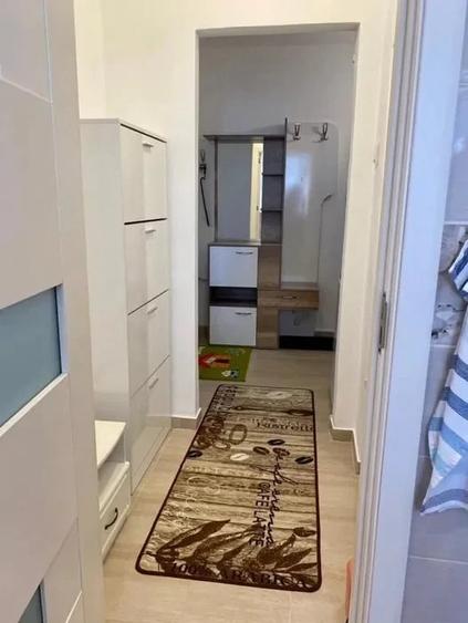 Apartament cu 3 camere semidecomandat în Gara de Nord