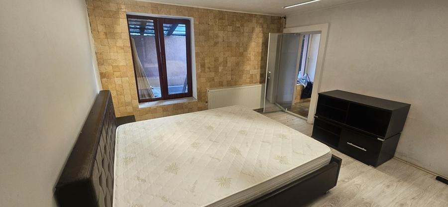 Apartament cu 2 camere semidecomandat în Drumul Carului