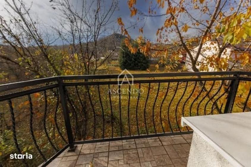 Casă cu 4 camere în Breaza de Sus