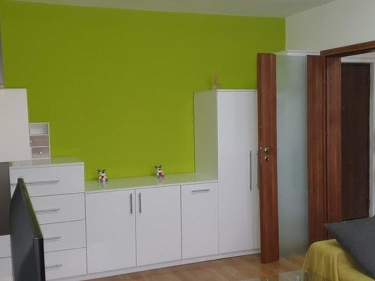 Apartament cu 2 camere semidecomandat în Militari