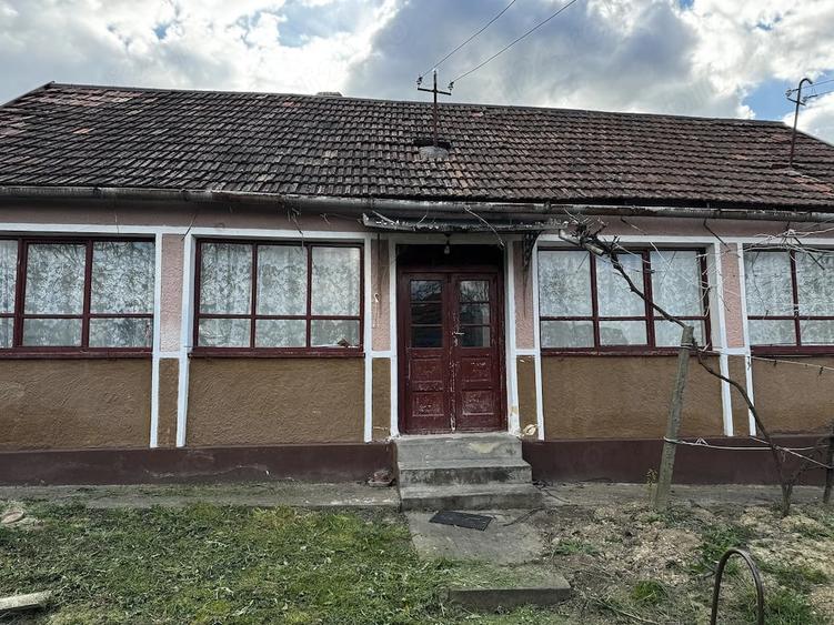 Casă cu Teren 1000 Mp în Suplacu de Barcău