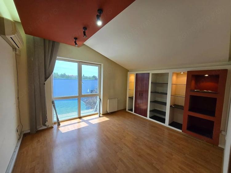 Casă cu 14 camere cu Teren 1000 Mp în Mehala