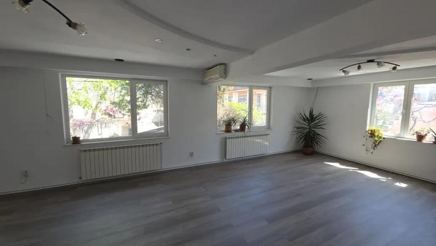 Spațiu comercial, de 92 mp, în Central