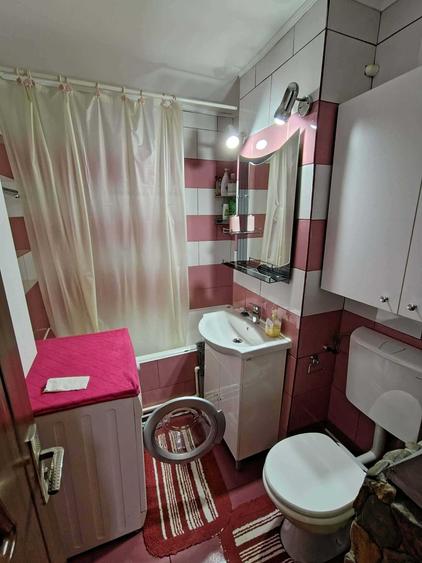 Apartament cu 2 camere decomandat în Petros