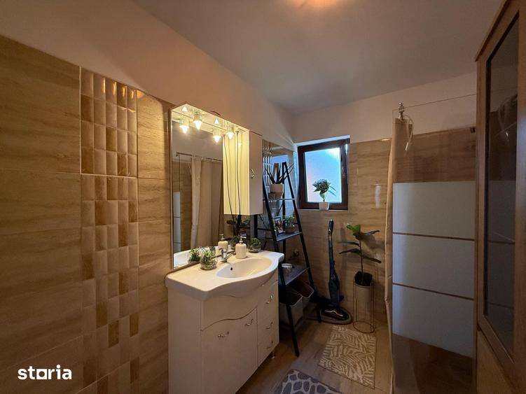 Casă cu 4 camere cu Teren 200 Mp în Rediu