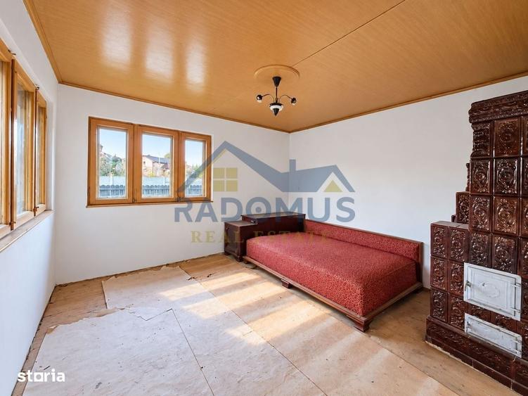 Casă cu 4 camere cu Teren 980 Mp în Poienarii Burchii