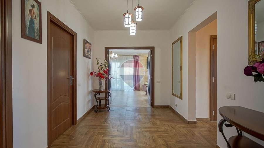 Casă individuală cu 3 camere cu Teren 739 Mp în Sânpetru