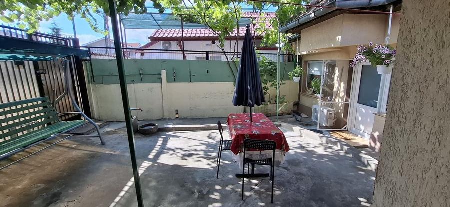 Casă individuală cu 3 camere cu Canalizare în Central