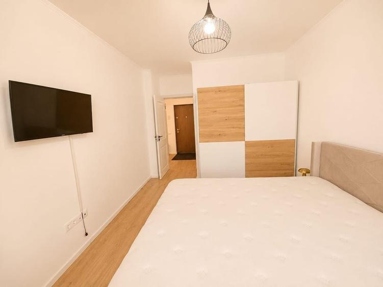 Apartament cu 2 camere semidecomandat, mobilat în Florești