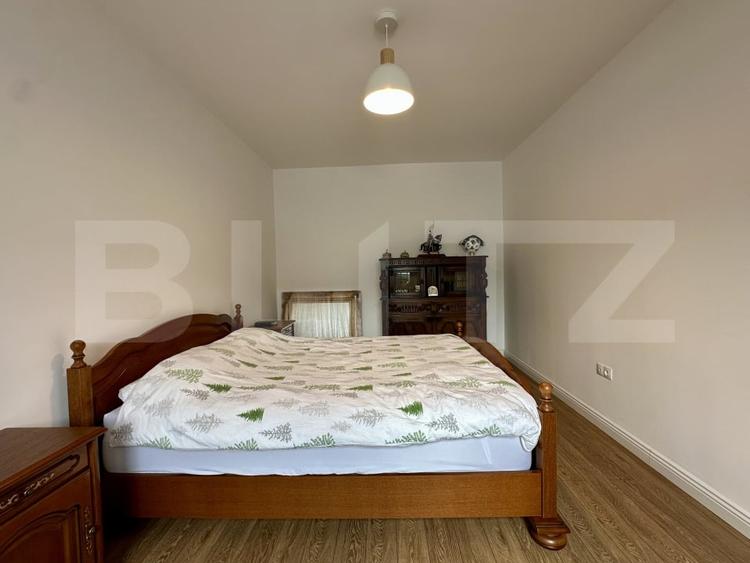 Apartament cu 3 camere semidecomandat, mobilat în Florești