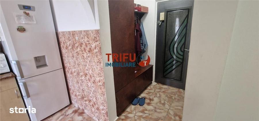 Apartament cu 3 camere decomandat în Cetate