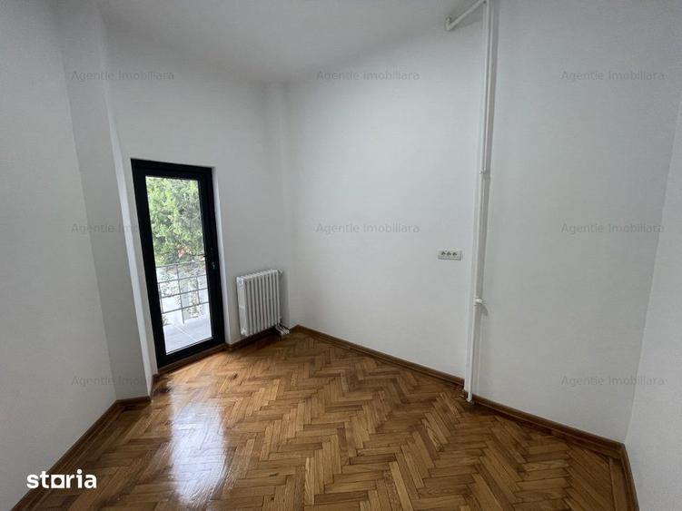 Casă cu Teren 100 Mp în Eminescu