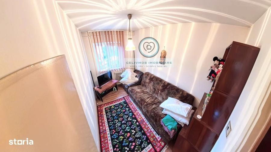 Apartament cu 3 camere decomandat în Malu Roșu