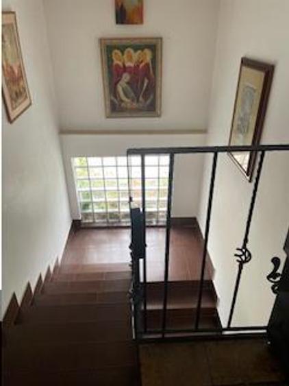 Casă cu 5 camere cu Teren 235 Mp în Pipera