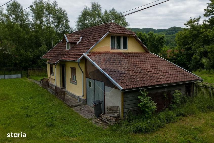 Casă cu 4 camere în Central