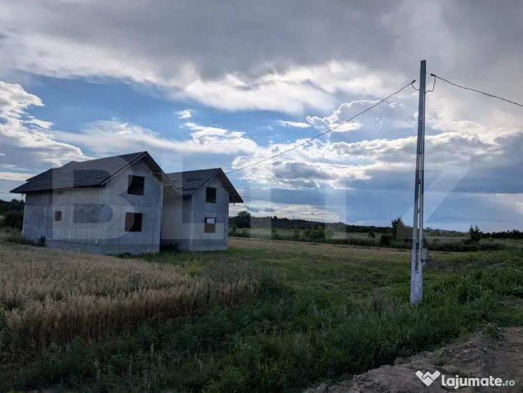 Casă cu 7 camere cu Teren 7500 Mp în Central