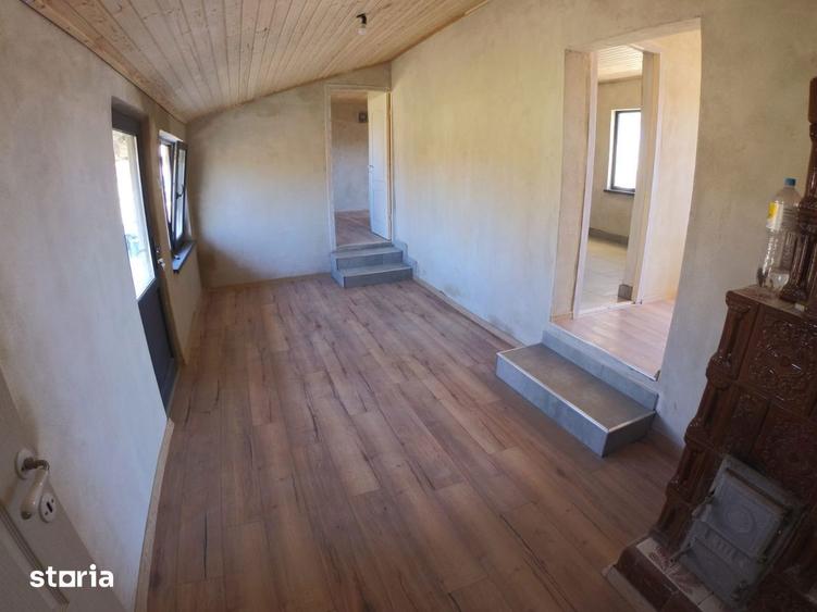 Casă cu 4 camere cu Teren 1770 Mp în Ciorani