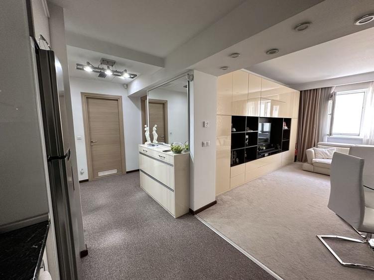 Apartament cu 2 camere decomandat în Runcu