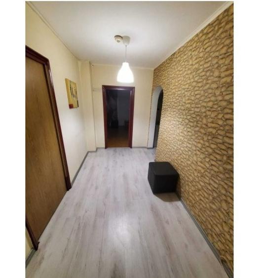 Apartament cu 4 camere decomandat în Nerva Traian