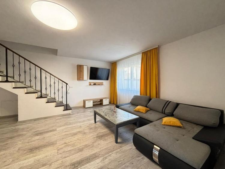 Duplex cu 4 camere cu Canalizare în Est