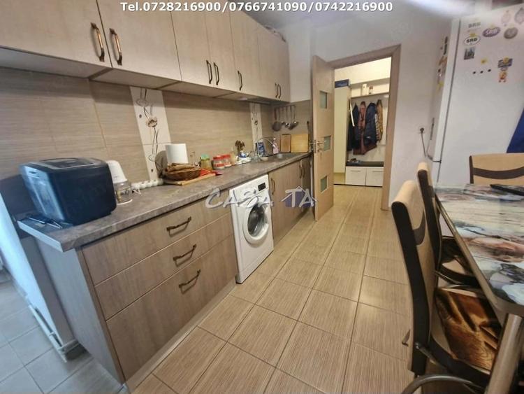 Apartament cu 4 camere decomandat în Ultracentral