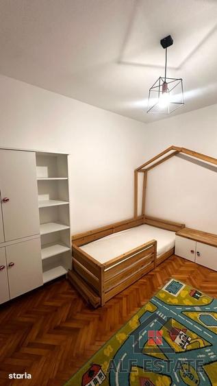 Apartament cu 3 camere în Micro 1