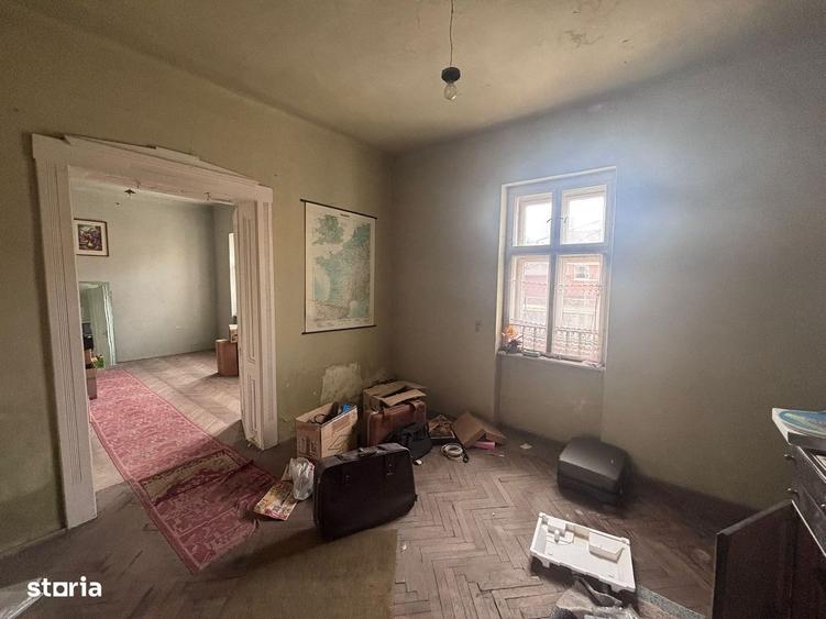Casă cu 4 camere decomandat în Budai