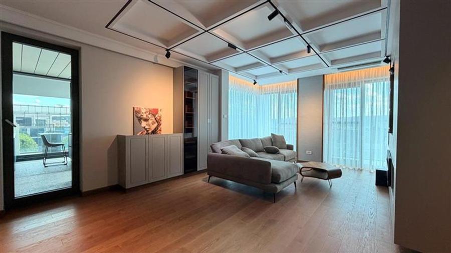 Penthouse cu 3 camere decomandat, mobilat în Palat