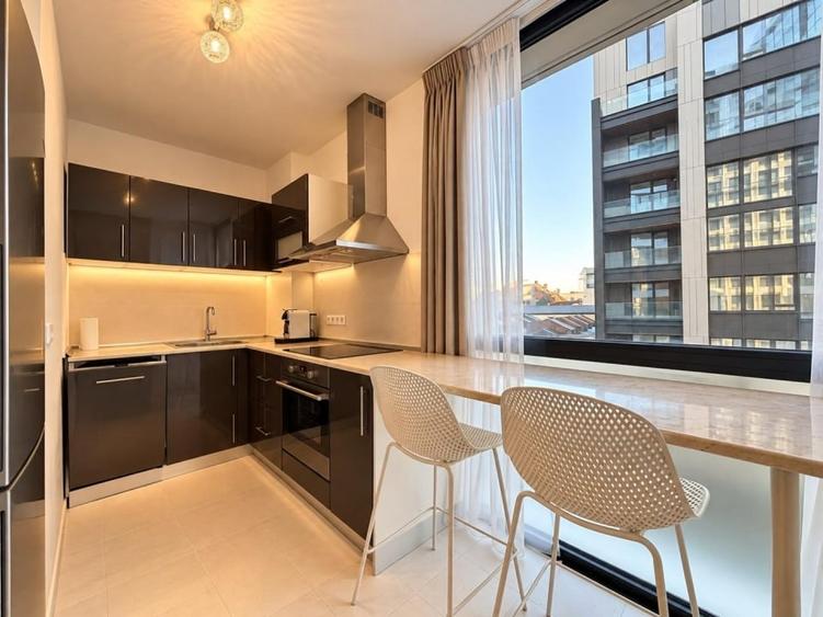 Apartament cu 3 camere, mobilat în Unirii