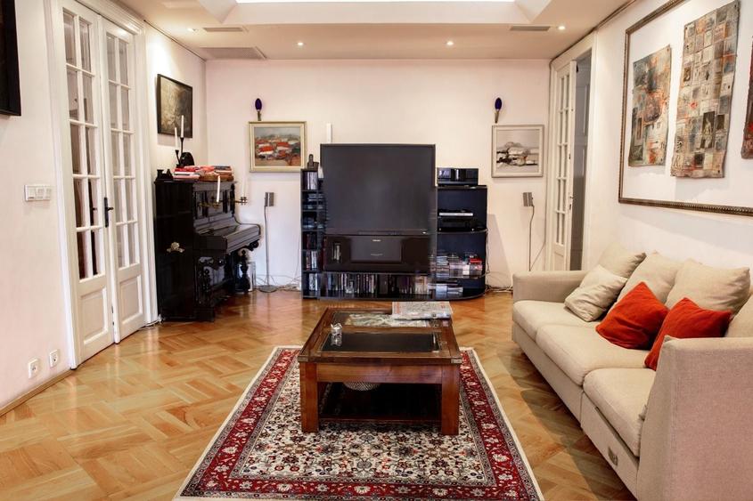 Apartament cu 7 camere în Ultracentral
