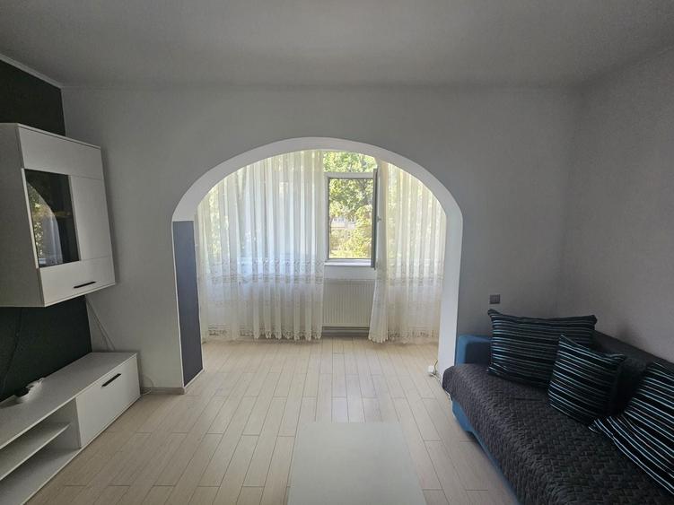2 camere, etaj 1, stradal, vis-a-vis de Spitalul Militar - 2
