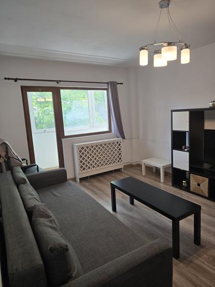 Apartament cu 2 camere decomandat în Romană