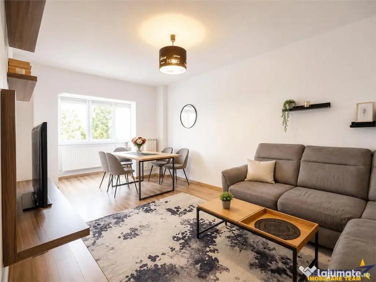 Apartament cu 3 camere decomandat în Dârste